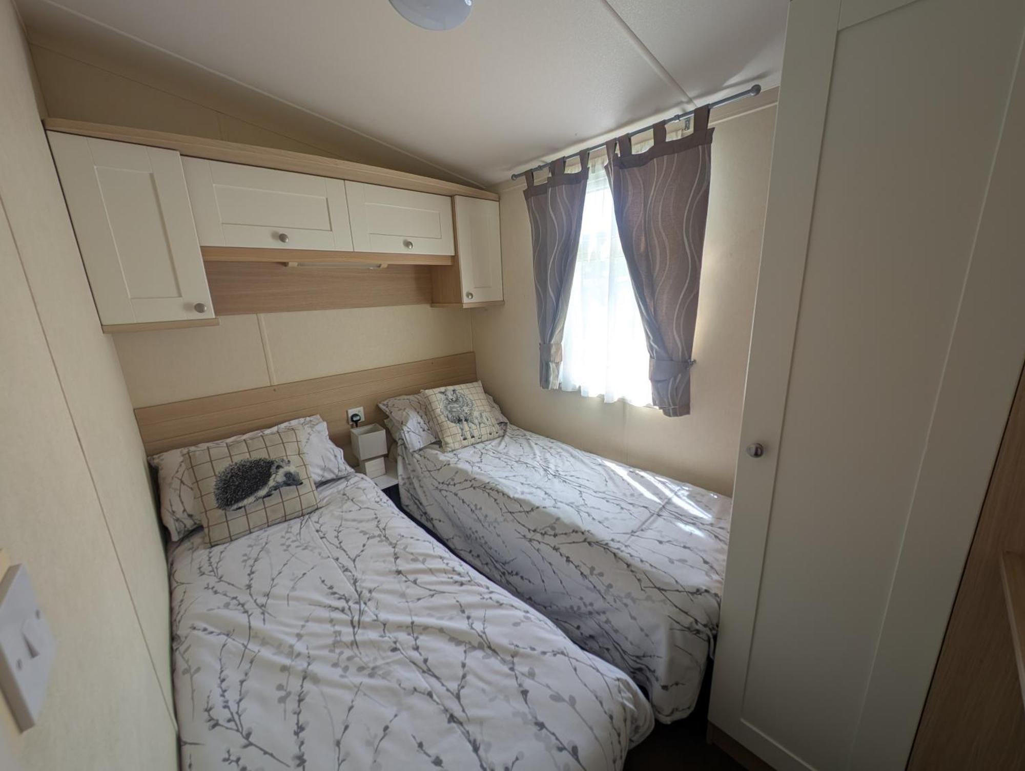 Red Squirrel Holiday Home In The Countryside, 10 Mins To Lligwy Beach Llandyfrydog Exterior foto