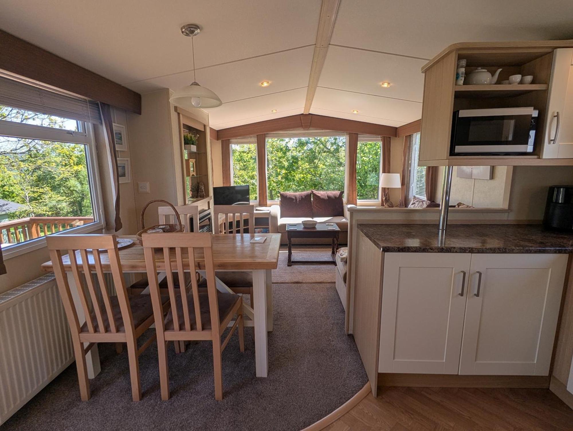 Red Squirrel Holiday Home In The Countryside, 10 Mins To Lligwy Beach Llandyfrydog Exterior foto