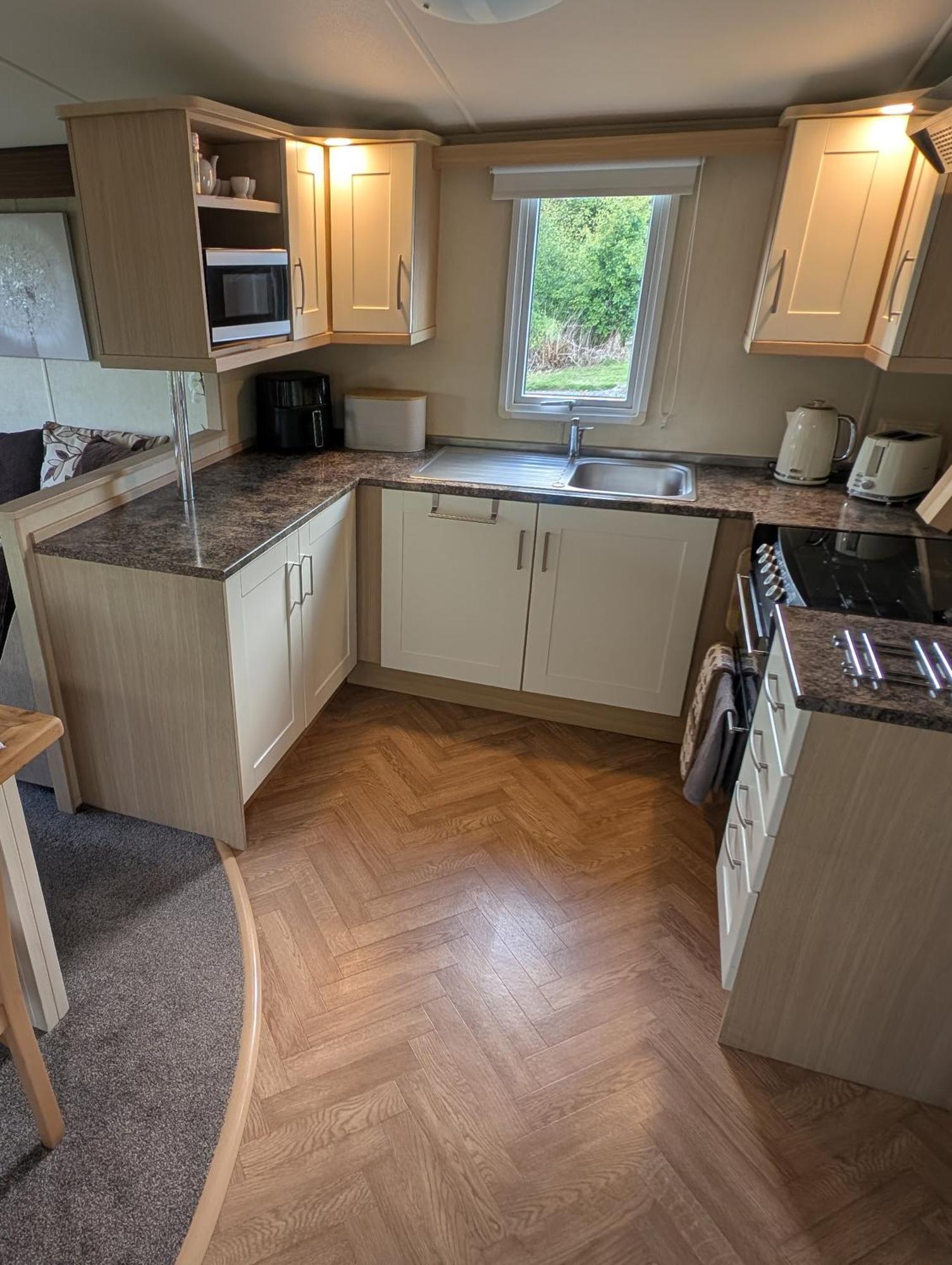 Red Squirrel Holiday Home In The Countryside, 10 Mins To Lligwy Beach Llandyfrydog Exterior foto